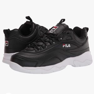 Fila Women's Disarray Sneaker size US 7.5